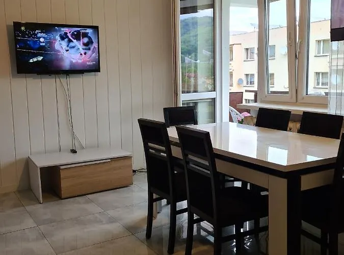 Osiedle Centrum 5 * 우스트론